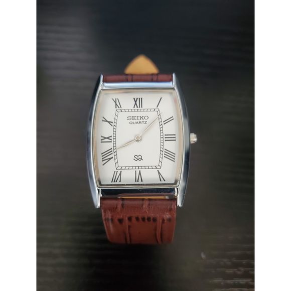 🔥NEW OLD STOCK - Men's Slim Seiko Tank Barrel Wrist Watch 31mm Leather - Picture 1 of 5